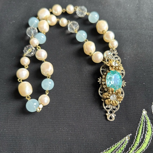 VTG Upcycled beaded necklace and pendant. No hook closure. Slip over head style - Picture 5 of 6